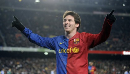 开云电竞app-_沙漠赛车：穿越荒漠的速度与冒险_，沙漠跑车赛道